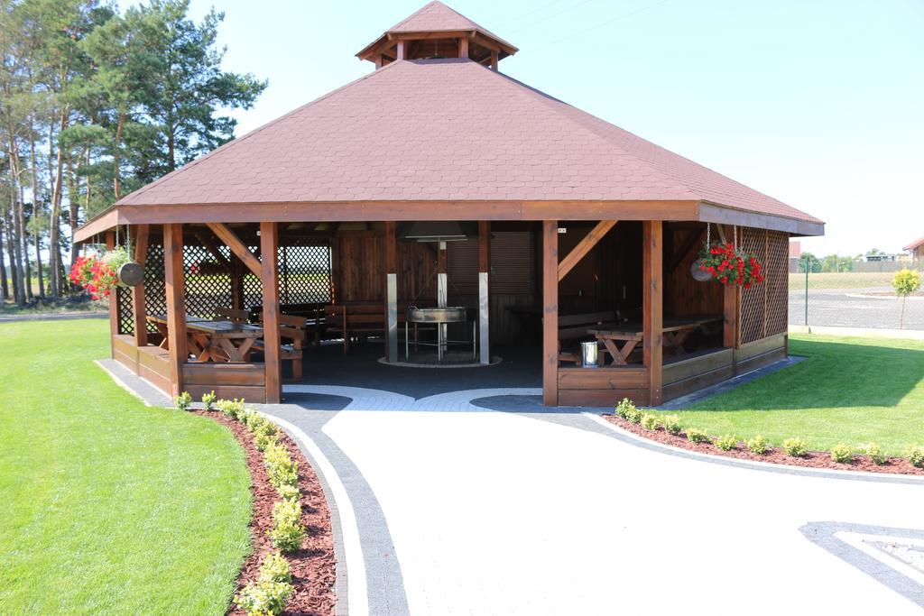 Bed and Breakfast Bialy Dwor Rychwal Exterior foto