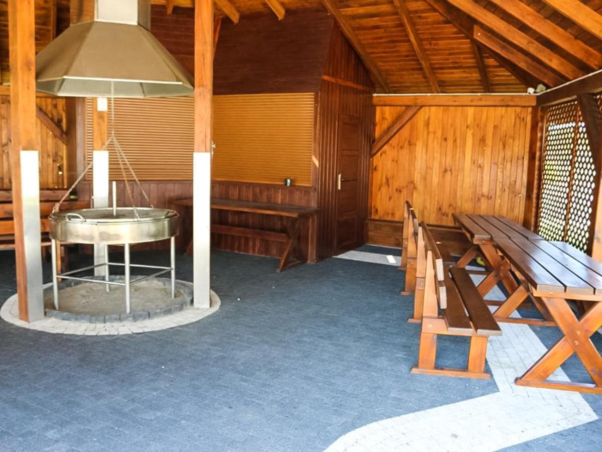 Bed and Breakfast Bialy Dwor Rychwal Exterior foto